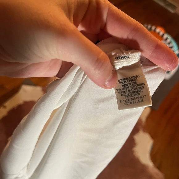 Bella Dahl button down women's shirt 
size large 
100% tensil 
No flaws - Picture 5 of 5